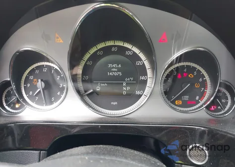 2011 Mercedes-Benz E 350 4Matic z USA, uszkodzony, nr VIN WDDHF8HB1BA432394